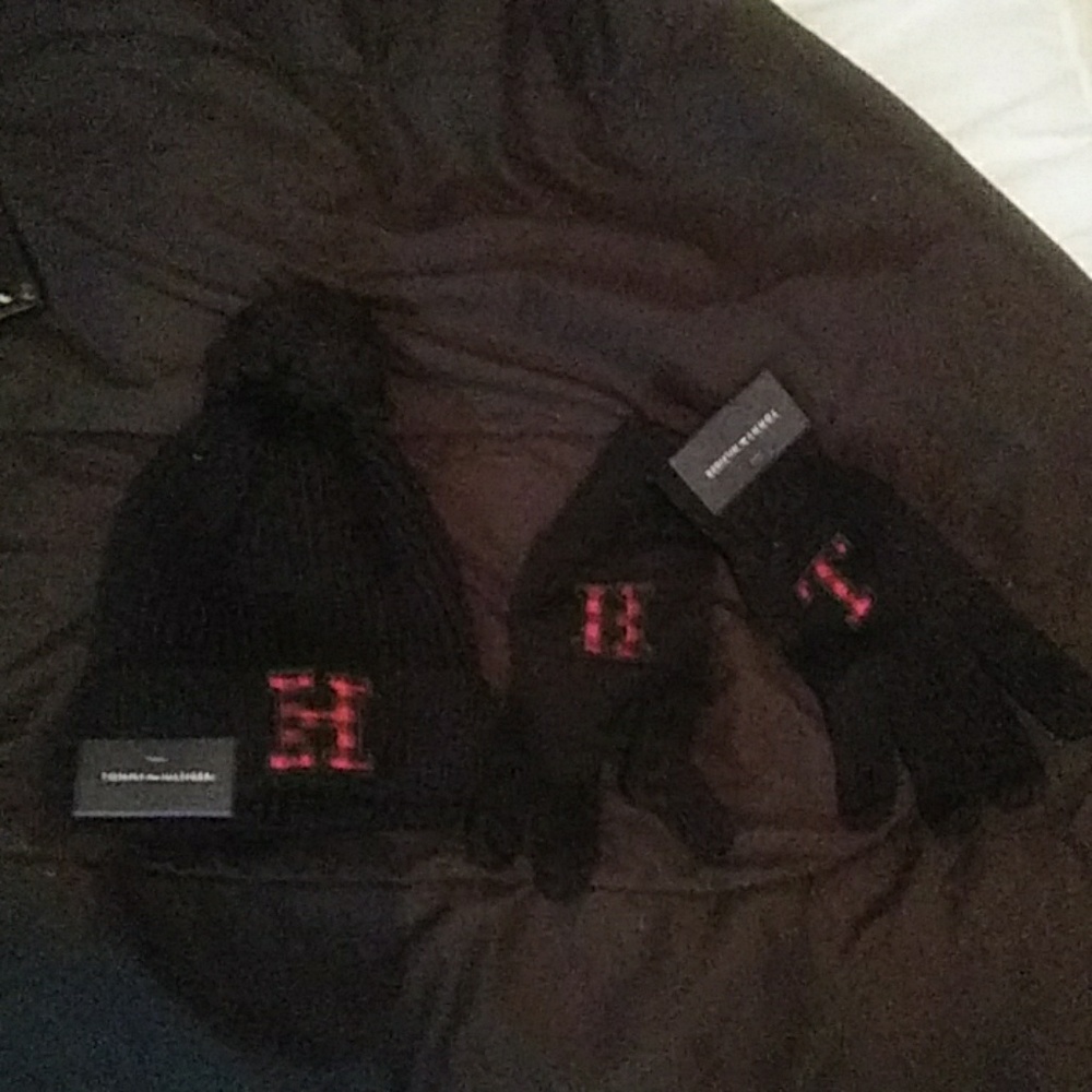 Beanie and gloves T.H.